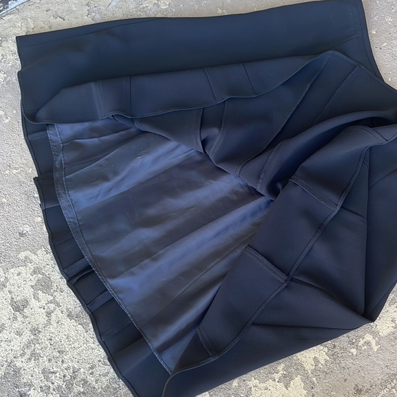 Like new Jones New York black lined skirt - Picture 15 of 15